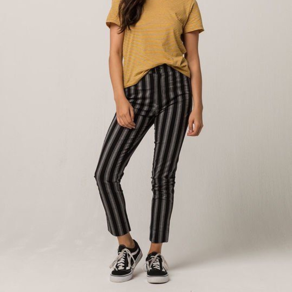 IVY & MAIN Stripe Black & White Womens Crop Pants